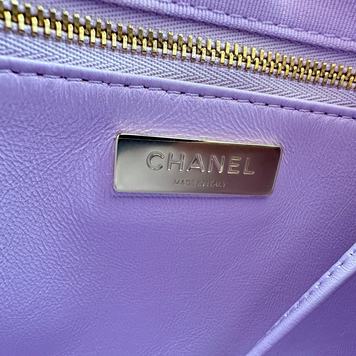 Chanel 31 light purple glänzendes Lammleder Shopper / sehr gut Louis Vuitton