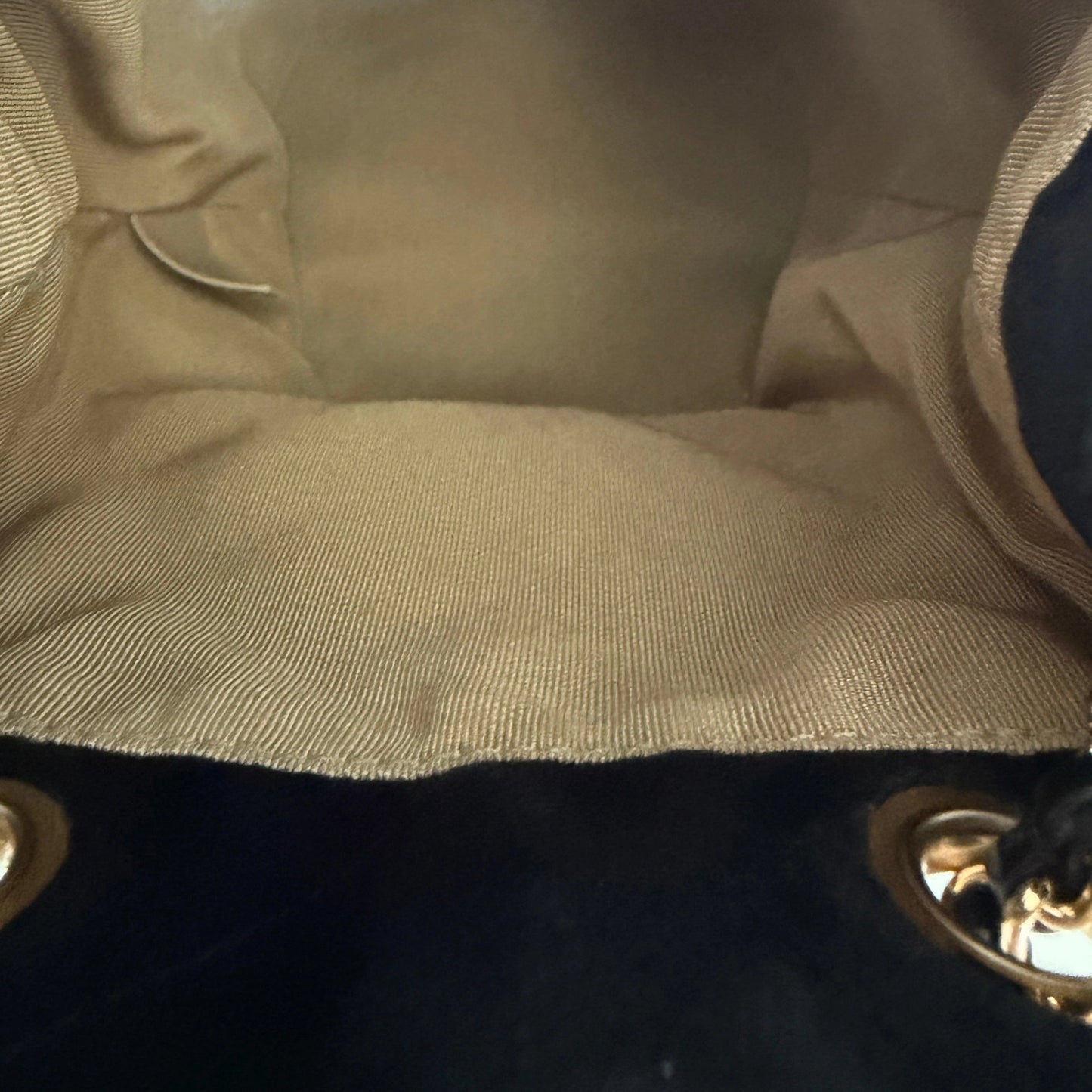 Chanel Velvet Pearl Crush Mini Drawstring Bags / neuwertig Chanel