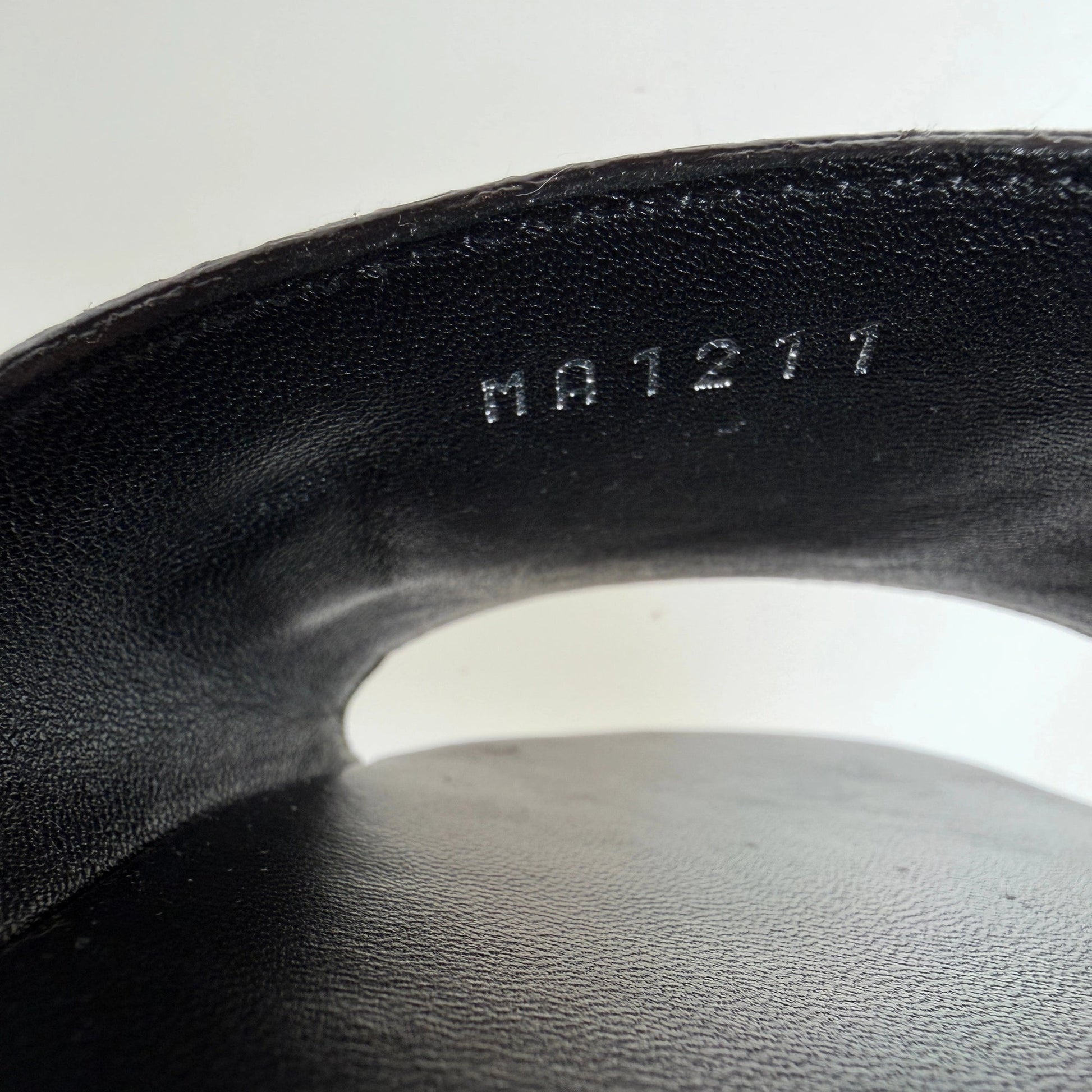 Louis Vuitton Monogram Lock it Flat Mules Größe / 39 Louis Vuitton