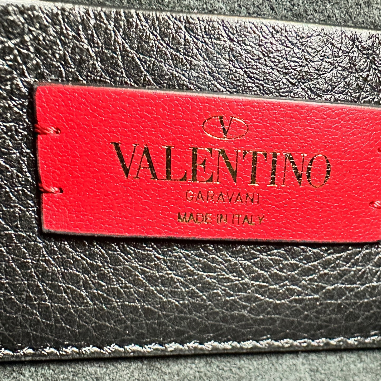 Valentino kleine Rockstud Schultertasche Kalbsleder schwarz / neuwertig Valentino