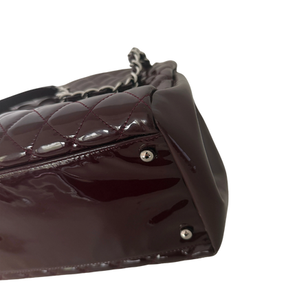 Chanel Mademoiselle Medium Schultertasche Lackleder Bordeaux / sehr gut Chanel