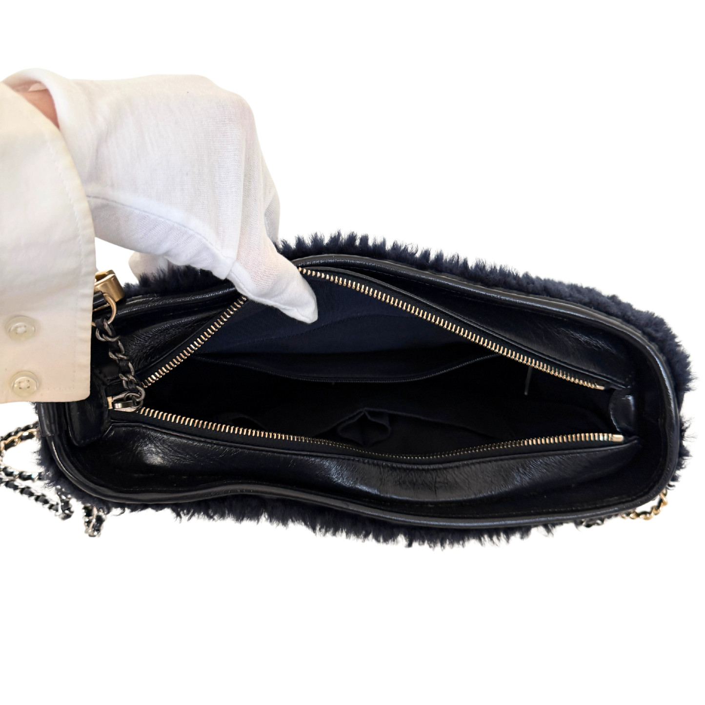 Chanel Gabrielle Hobo Bag klein Shearling Dunkelblau / gut Chanel