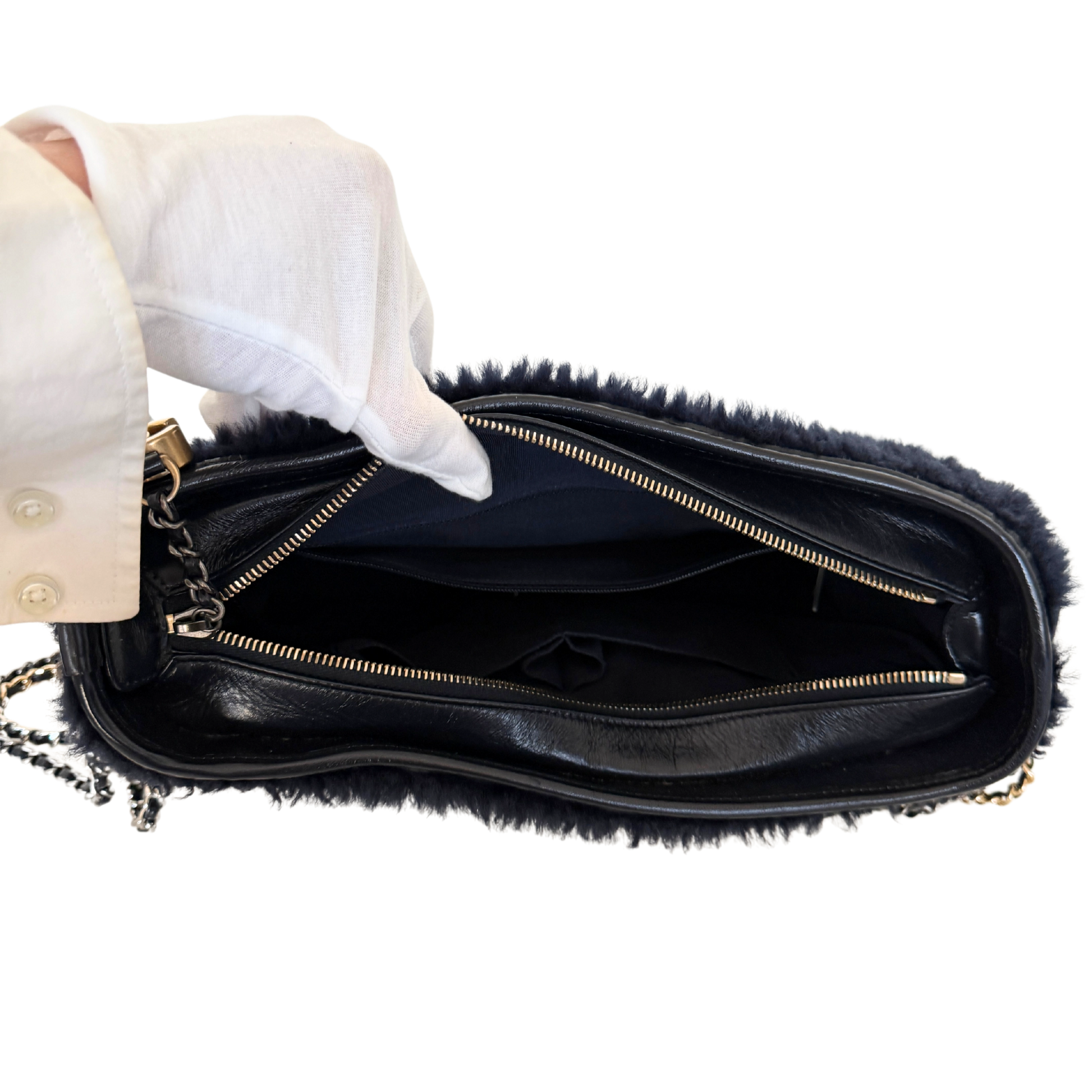 Chanel Gabrielle Hobo Bag klein Shearling Dunkelblau / gut Chanel