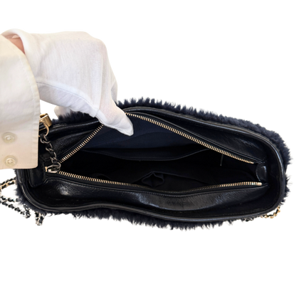 Chanel Gabrielle Hobo Bag klein Shearling Dunkelblau / gut Chanel