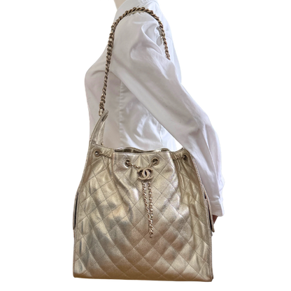 Chanel 25 Small Metallic Champagner Gold Fullset / neuwertig Chanel