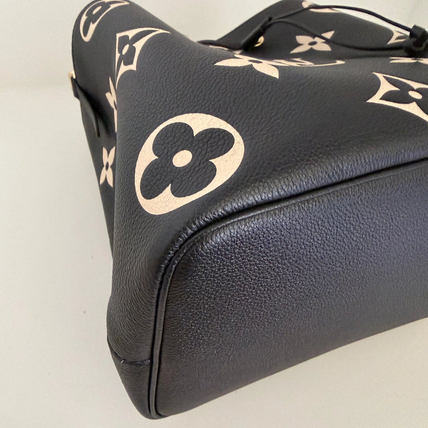 Louis Vuitton NéoNoé MM Monogram Empreinte Bicolor M45497 Fullset / neuwertig Louis Vuitton