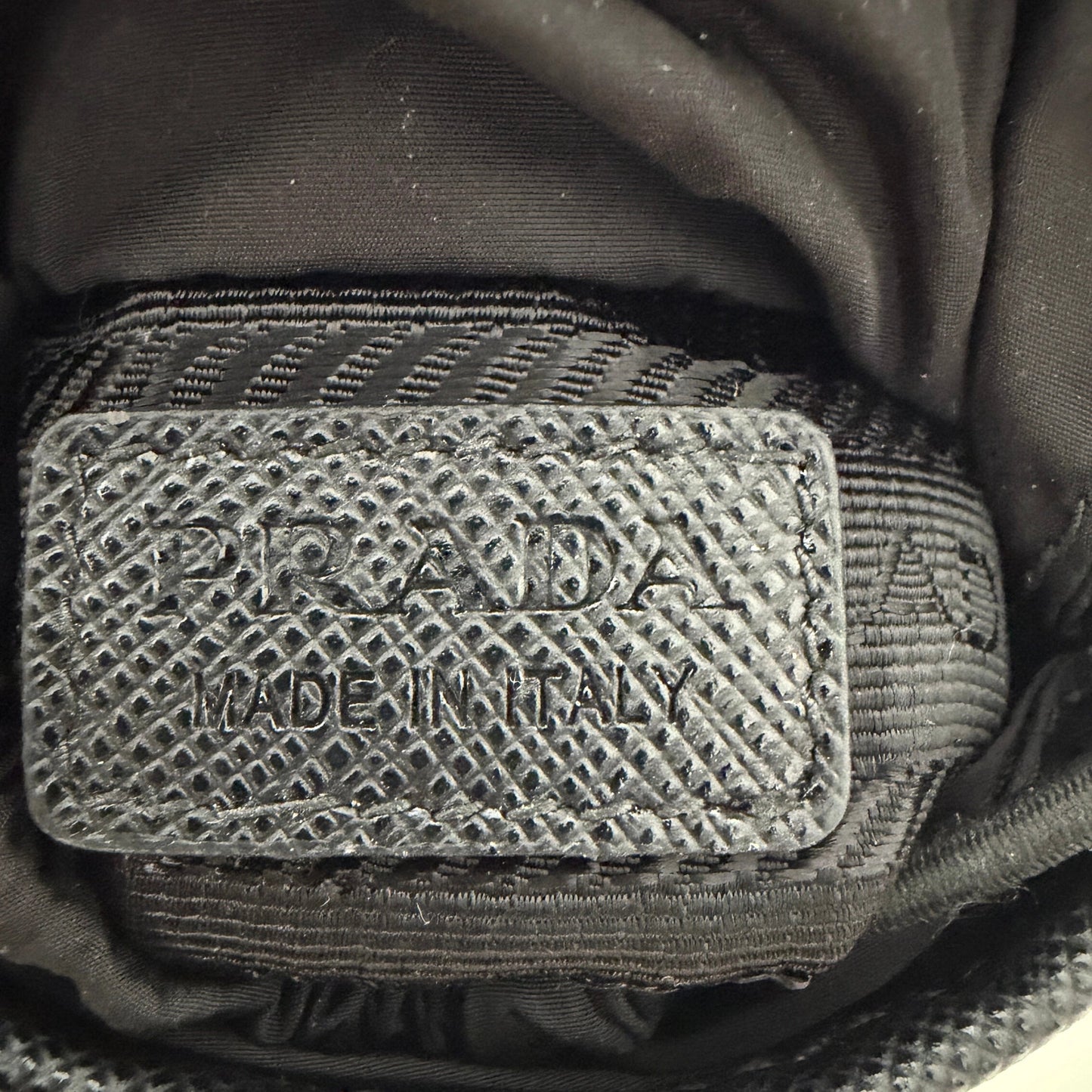 Prada Airpods Pro-Hülle aus Re-Nylon / neuwertig Prada