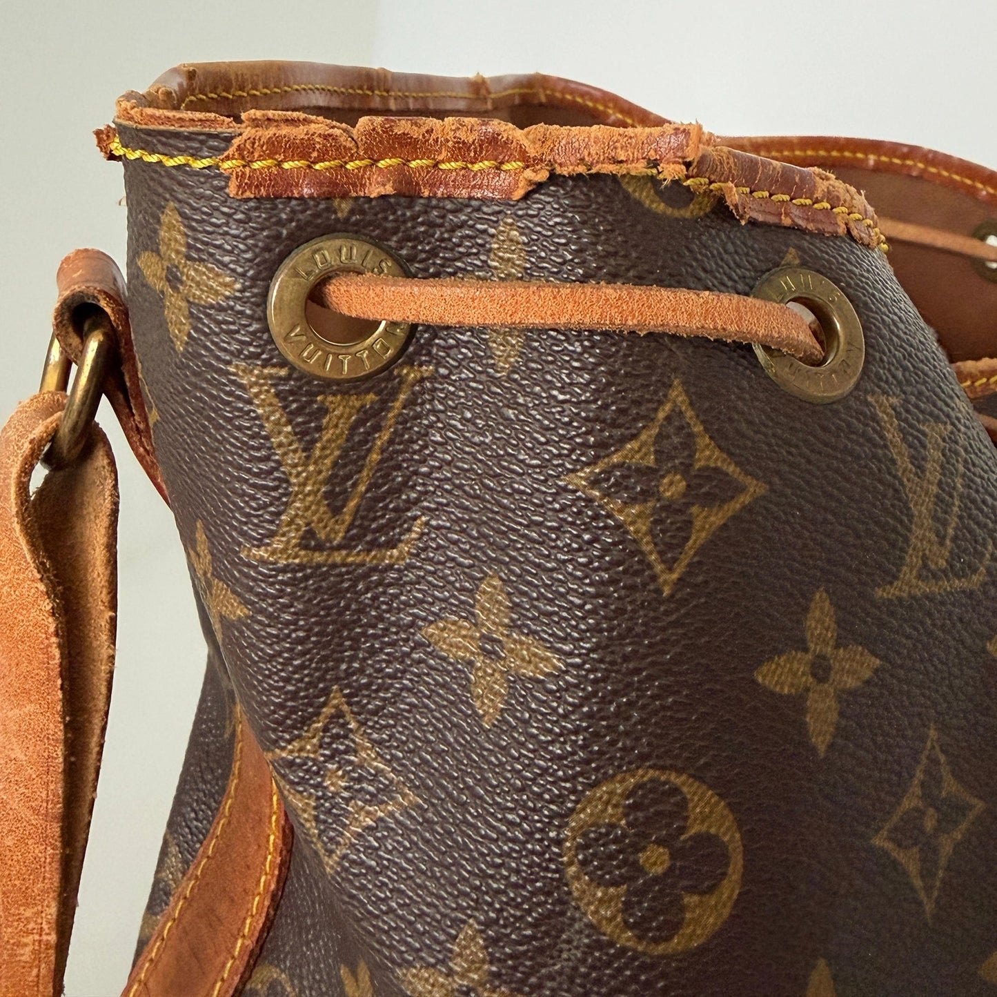 Louis Vuitton Petit Sac Noé Monogram Canvas Braun / akzeptabel Louis Vuitton