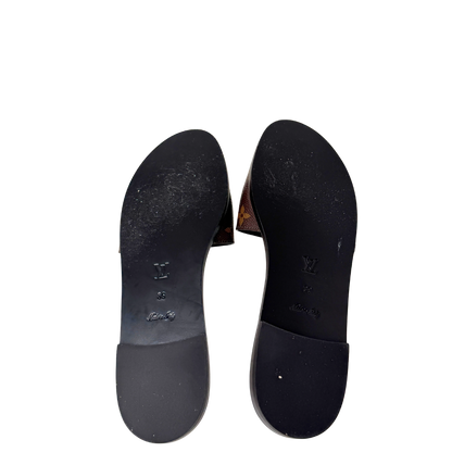 Louis Vuitton Monogram Lock it Flat Mules Größe / 39 Louis Vuitton