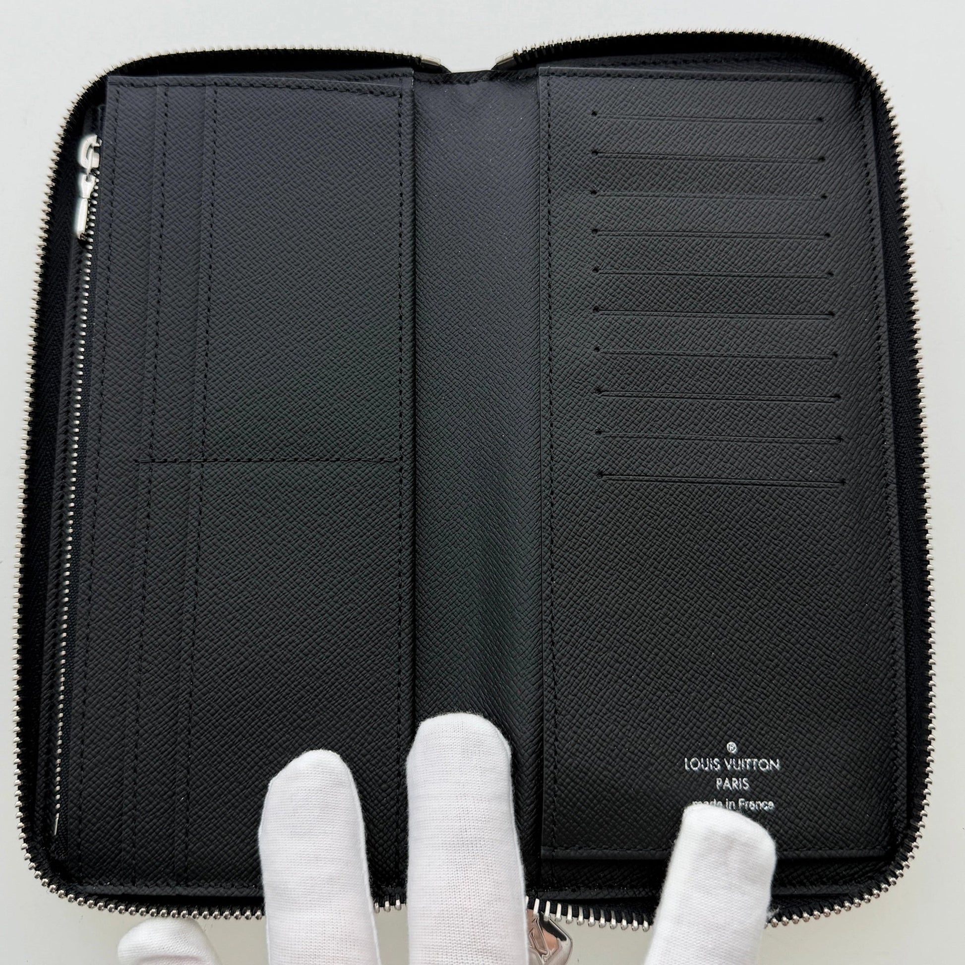 Louis Vuitton Zippy Wallet Vertical Taiga Leder schwarz Fullset / neuwertig Louis Vuitton