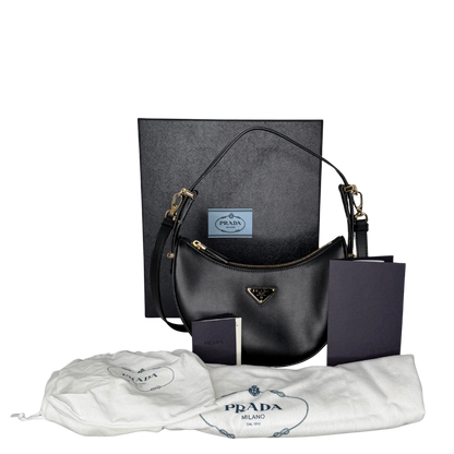 Prada kleine Arqué Schultertasche Leder schwarz Fullset / sehr gut Prada