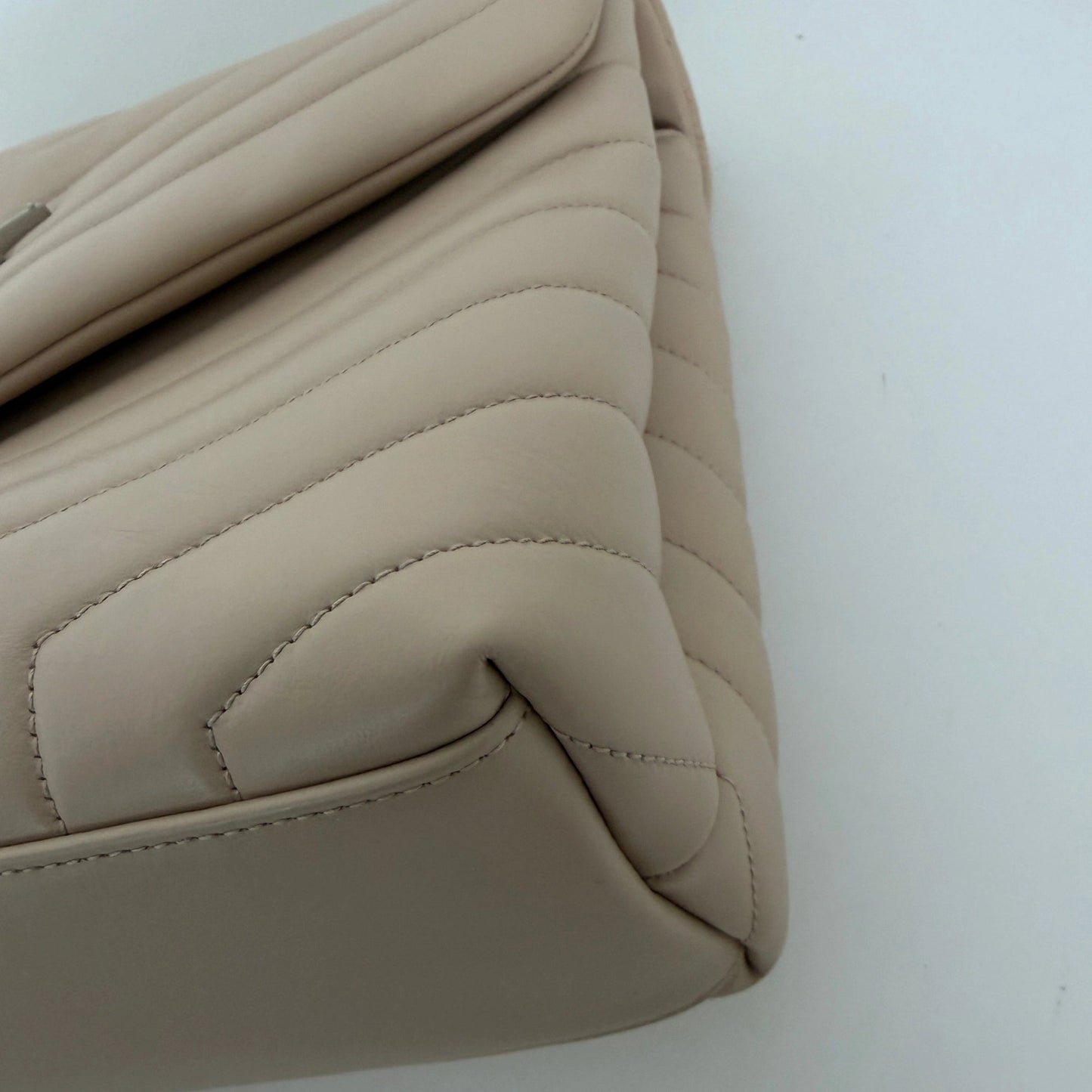 Saint Laurent YSL LouLou Medium Leder beige silber Hardware / sehr gut Saint Laurent