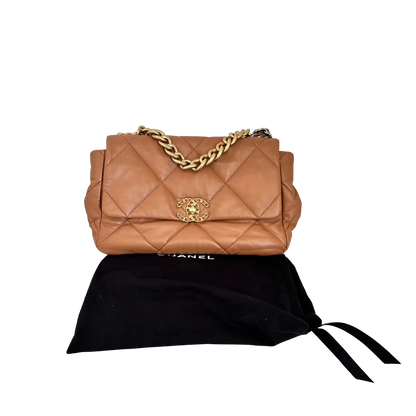 Chanel 19 Flap Bag Medium Tasche glänzendes Lammleder Caramel / sehr gut Chanel