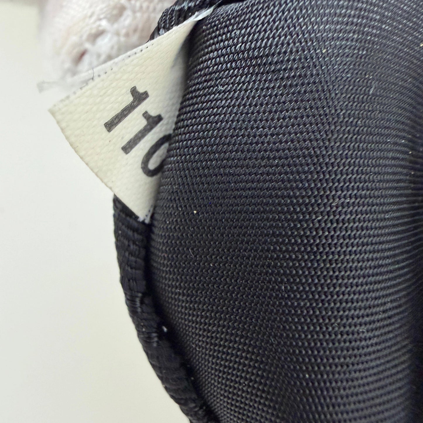 Prada Mini Bag aus Nylon schwarz mit Strass-Logo / sehr gut Prada