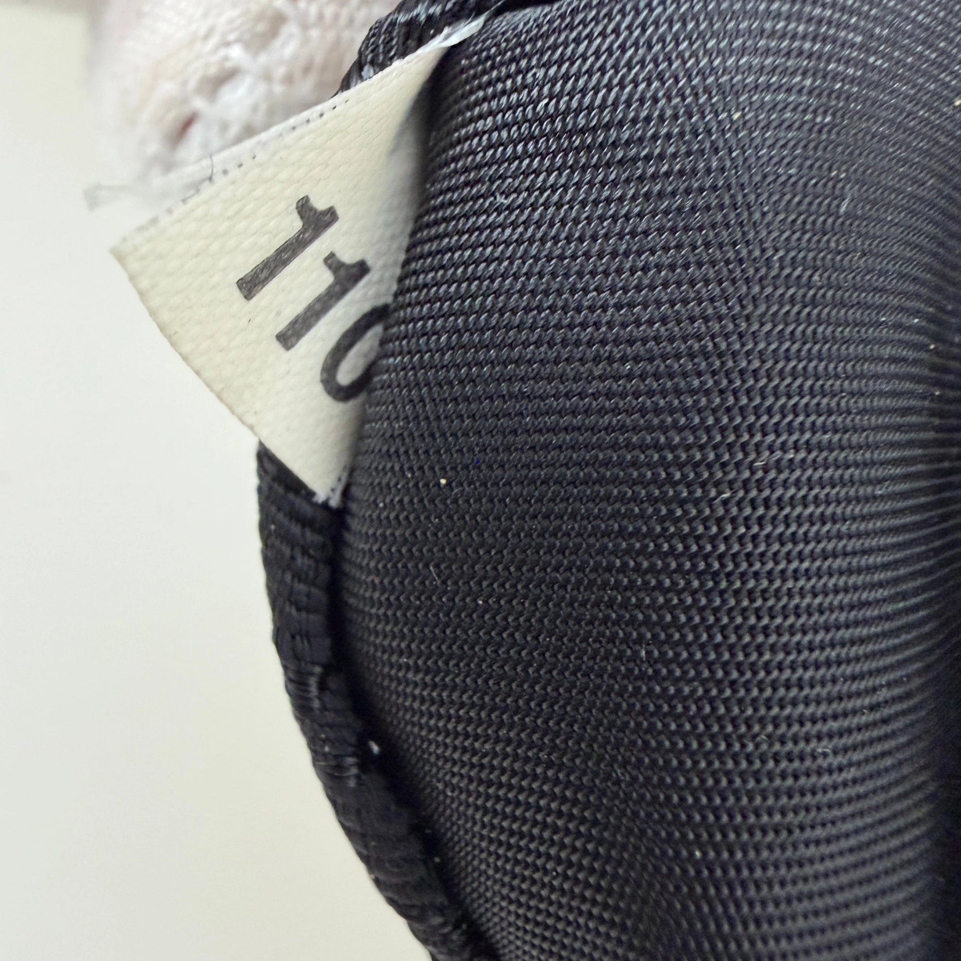 Prada Mini Bag aus Nylon schwarz mit Strass-Logo / sehr gut Prada