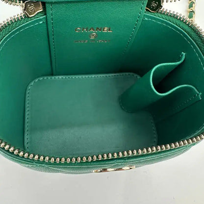 Chanel Vanity Case Top Handle Mini Lammleder grün Fullset / sehr gut Chanel