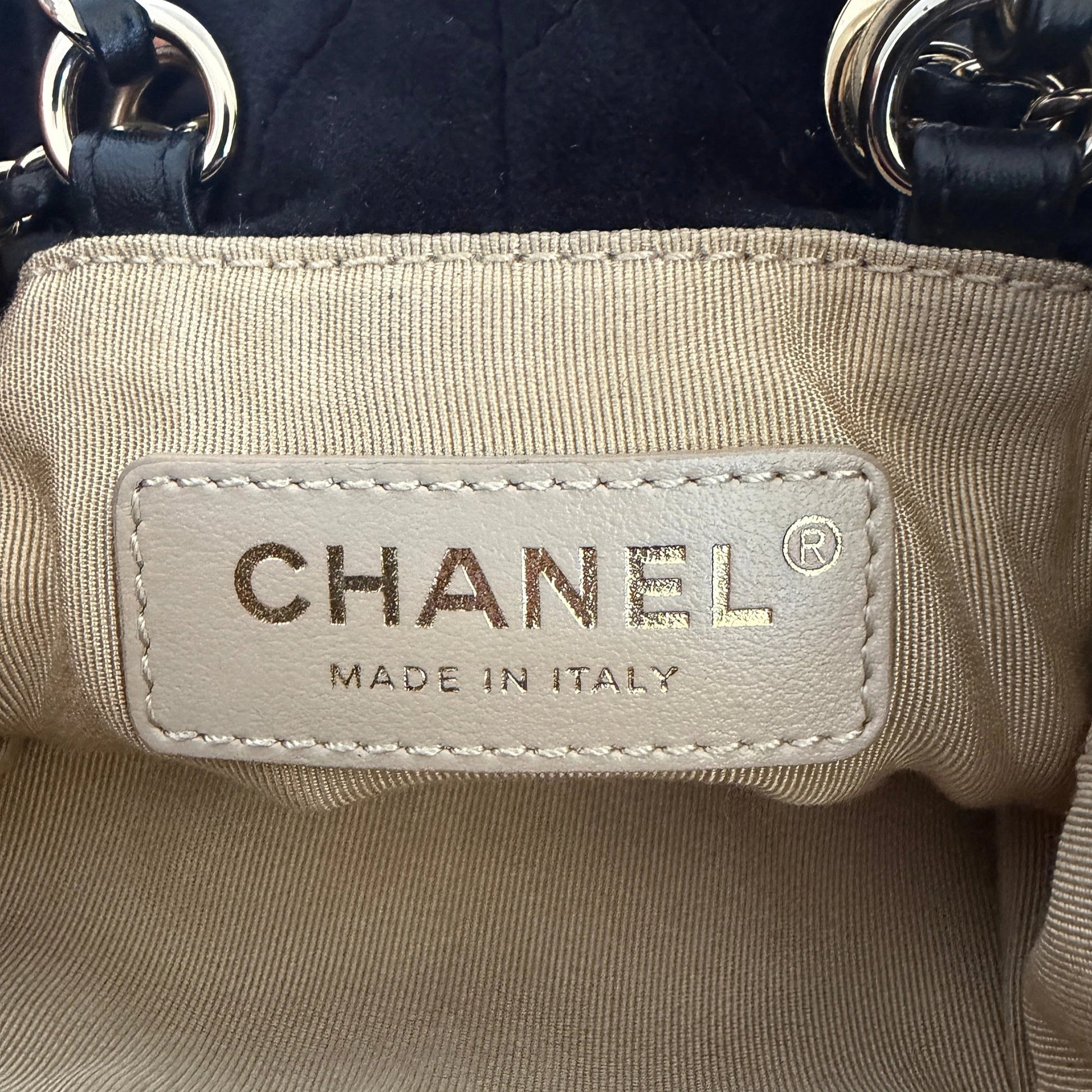 Chanel Velvet Pearl Crush Mini Drawstring Bags / neuwertig Chanel