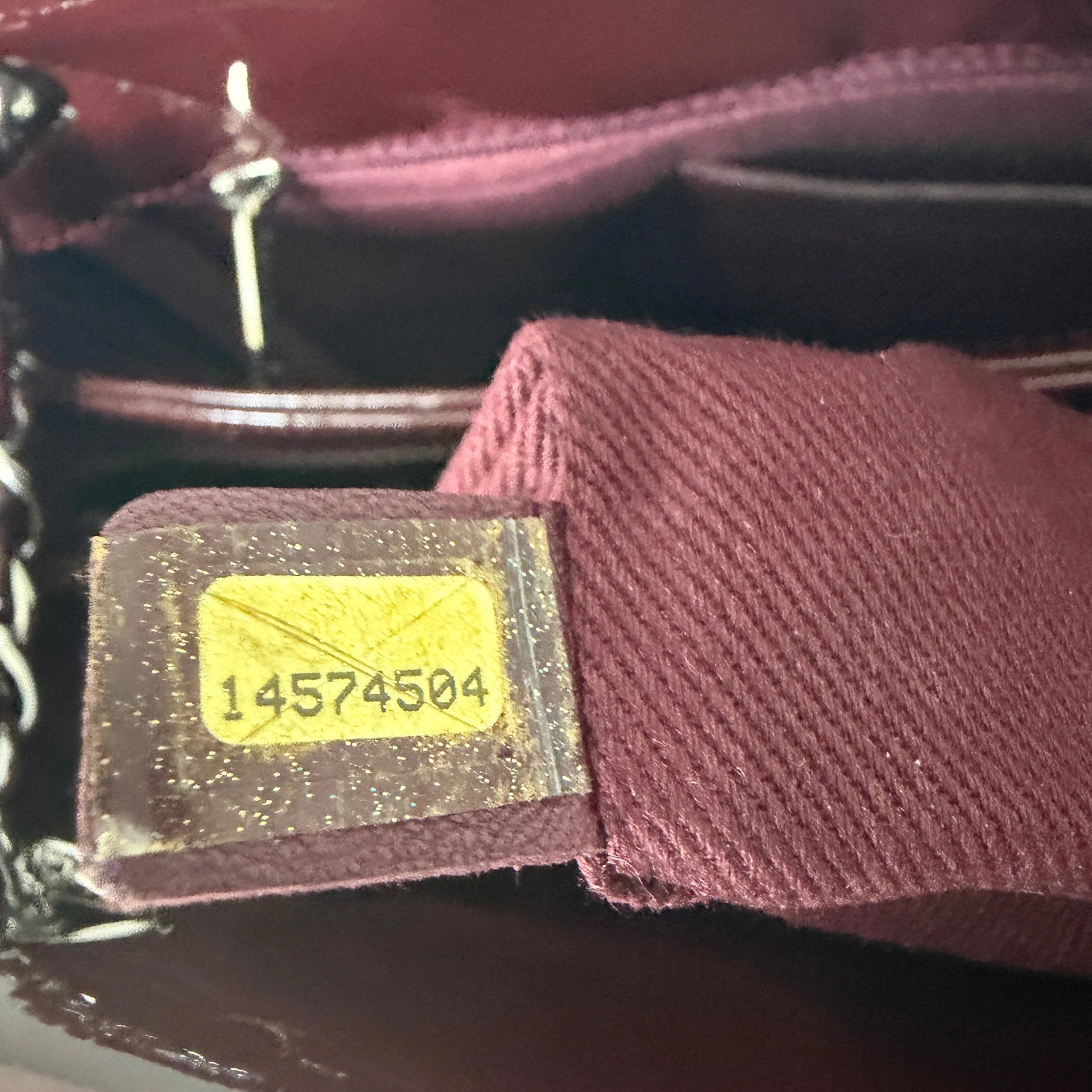 Chanel Mademoiselle Medium Schultertasche Lackleder Bordeaux / sehr gut Chanel