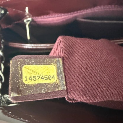 Chanel Mademoiselle Medium Schultertasche Lackleder Bordeaux / sehr gut Chanel
