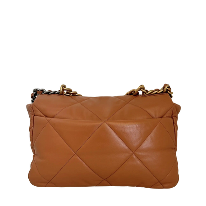 Chanel 19 Flap Bag Medium Tasche glänzendes Lammleder Caramel / sehr gut Chanel