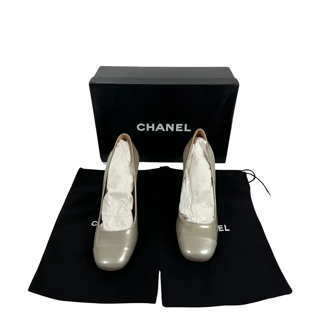 Chanel Pumps Metallic silber Größe 38 / ungetragen Chanel