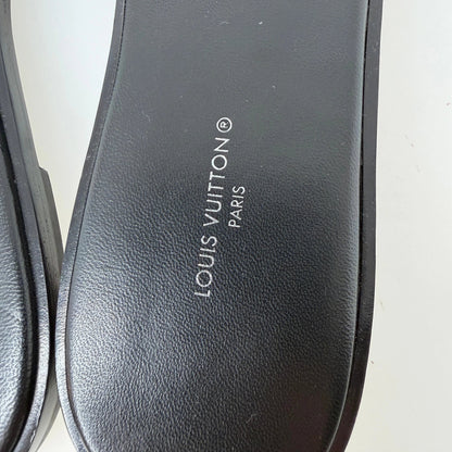 Louis Vuitton Monogram Lock it Flat Mules Größe / 39 Louis Vuitton