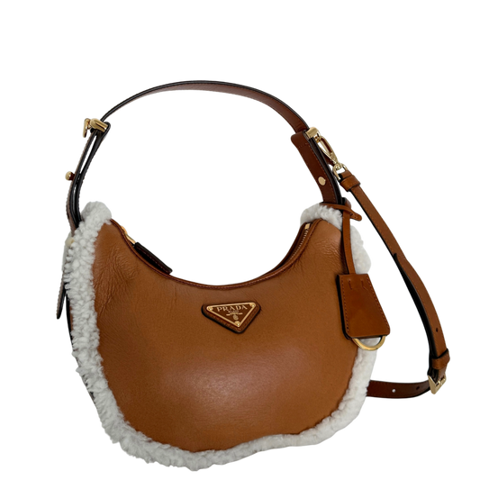 Prada kleine Arqué Schultertasche aus Lammfell Cognac / neuwertig
