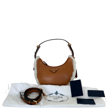 Prada kleine Arqué Schultertasche aus Lammfell Cognac / neuwertig