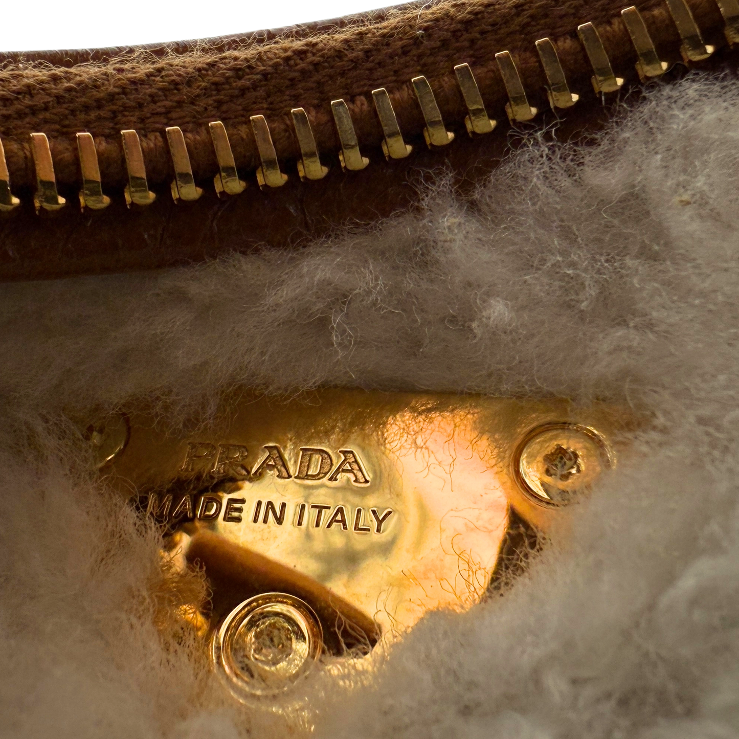 Prada kleine Arqué Schultertasche aus Lammfell Cognac / neuwertig