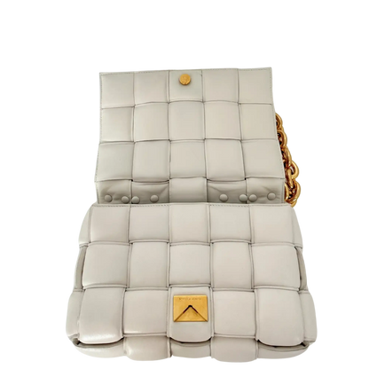 Bottega Veneta Padded Chain Cassette Crossbody Bag Off-White / sehr gut Bottega Veneta