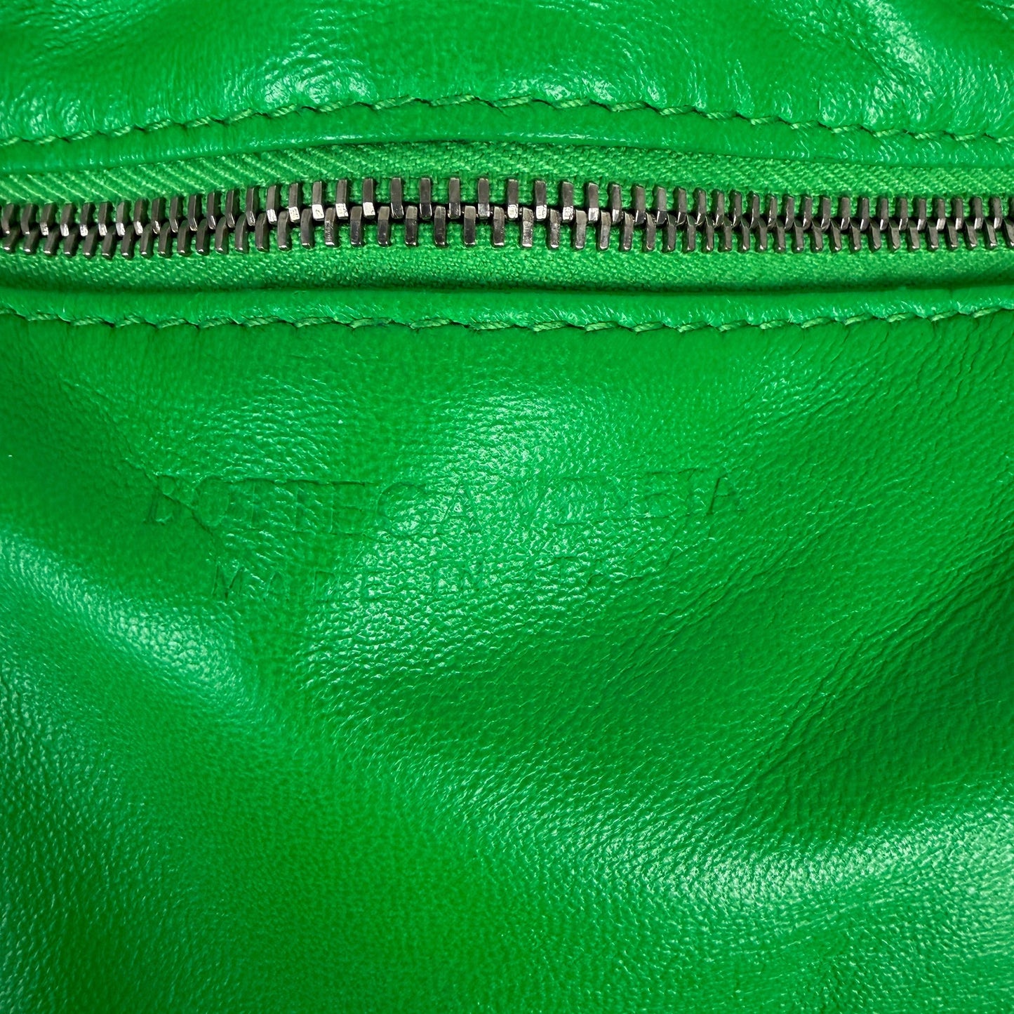 Bottega Veneta Padded Cassette Intrecciato grün / sehr gut Bottega Veneta