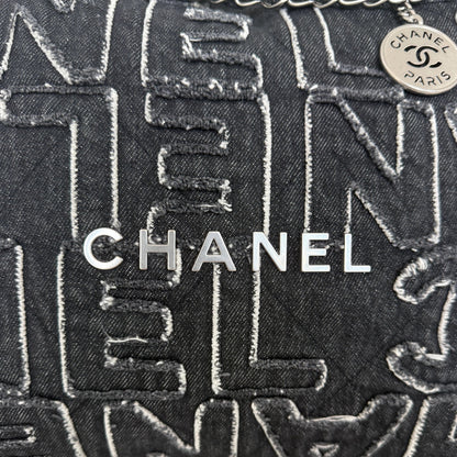 Chanel 22 mittelgroße Hobobag aus Denim Schwarz silberne Hardware / neuwertig Chanel