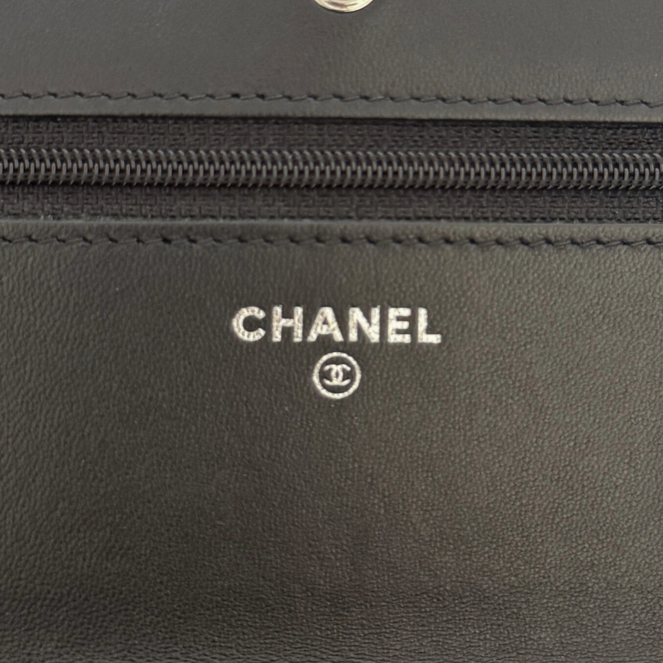 Chanel Wallet on Chain Bag Lammleder Schwarz silberne Hardware / neuwertig Chanel