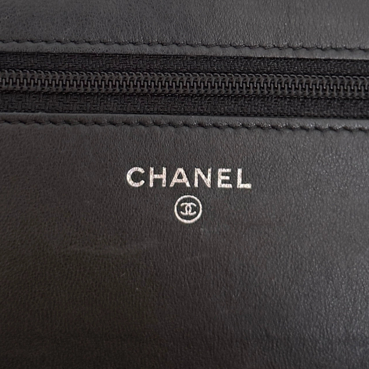 Chanel Wallet On Chain Camellia Lammleder Schwarz goldene Hardware / sehr gut Chanel