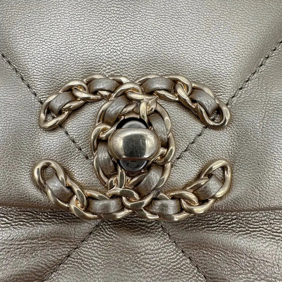 Chanel 19 Flap Bag Small Tasche Lammleder gold selten Fullset /  neuwertig Chanel