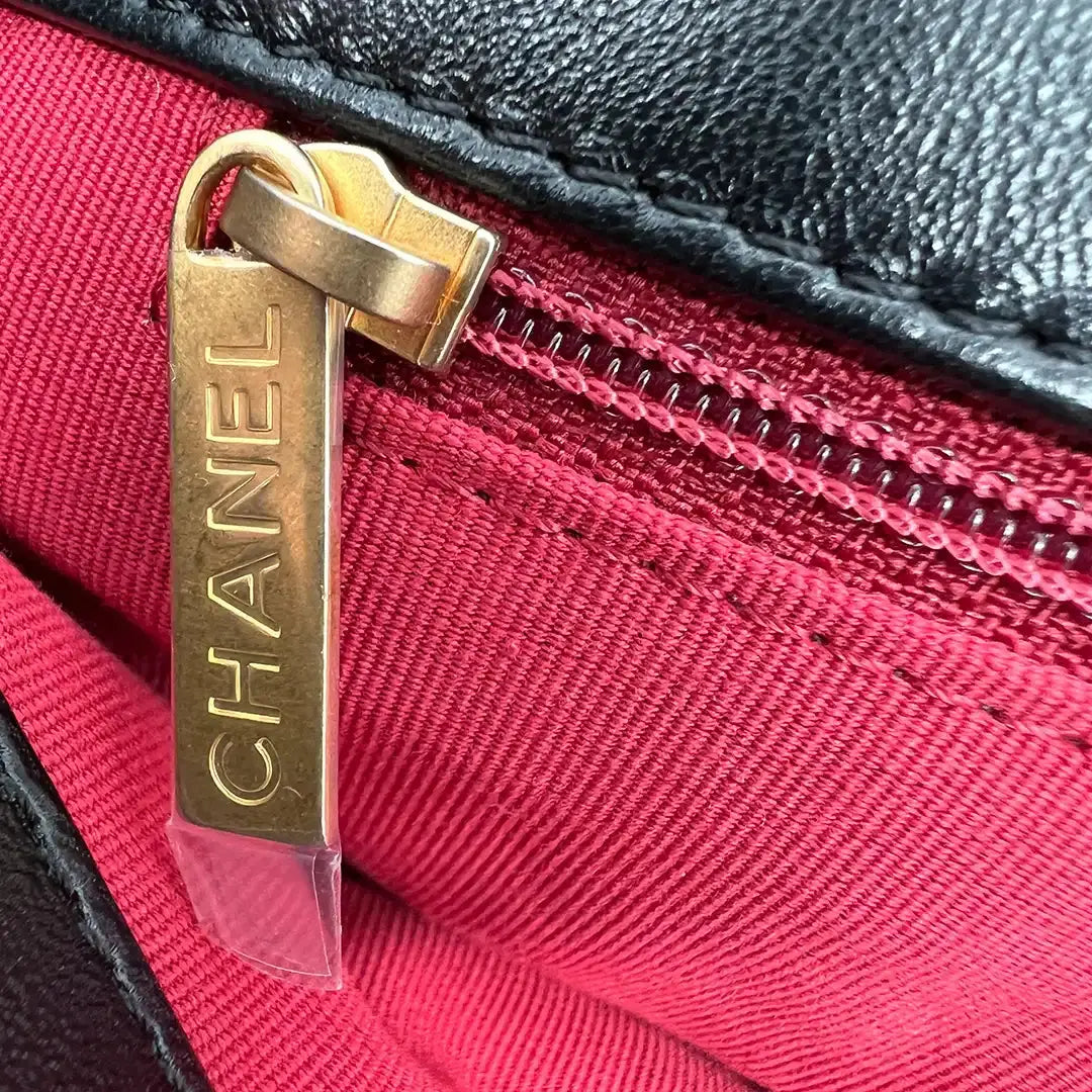 Chanel 19 Flap Bag Small Tasche Lammleder schwarz /  neu - Echtheitscheck