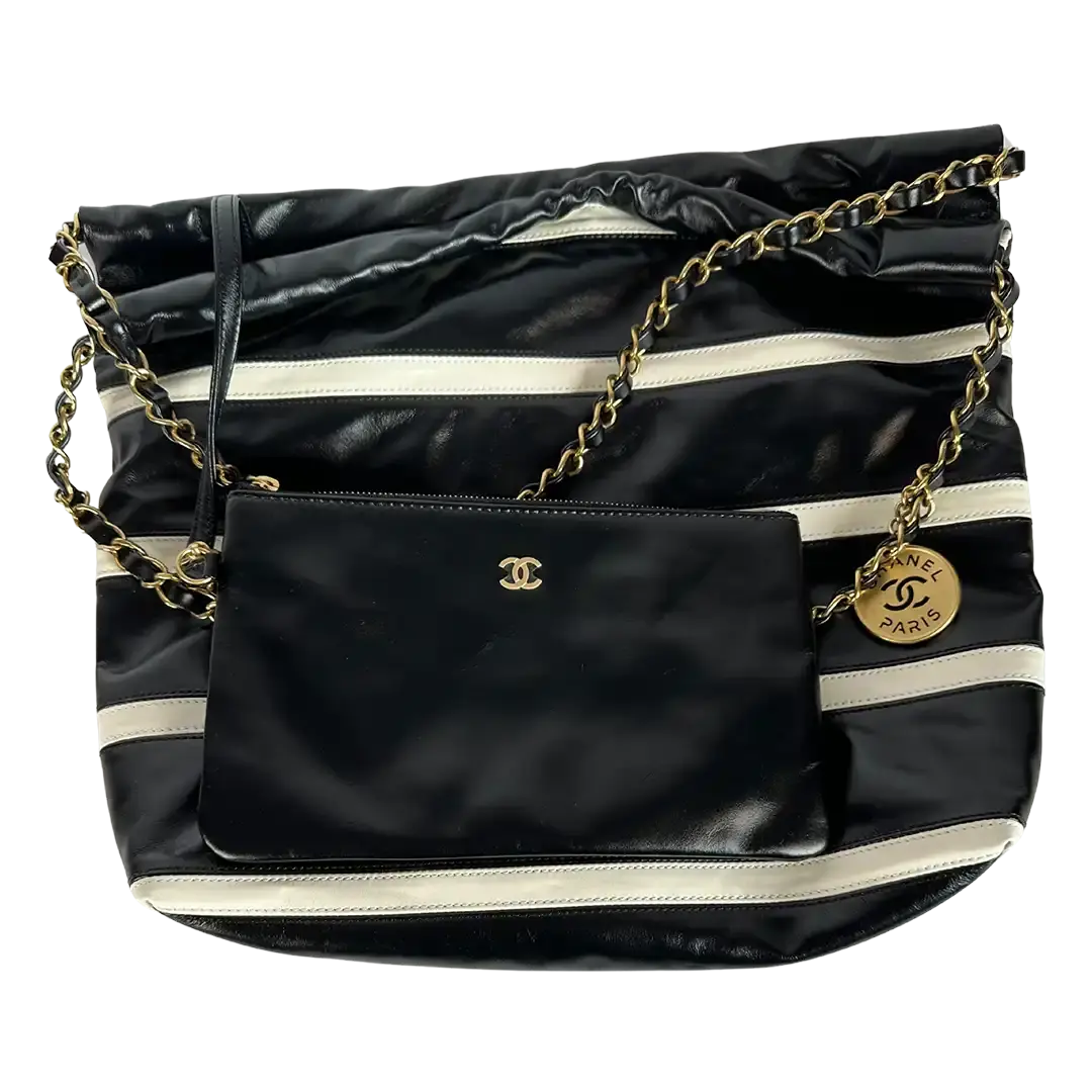 Chanel 22 kleine Hobobag schwarz weiß gestreift 2024 / neuwertig Chanel