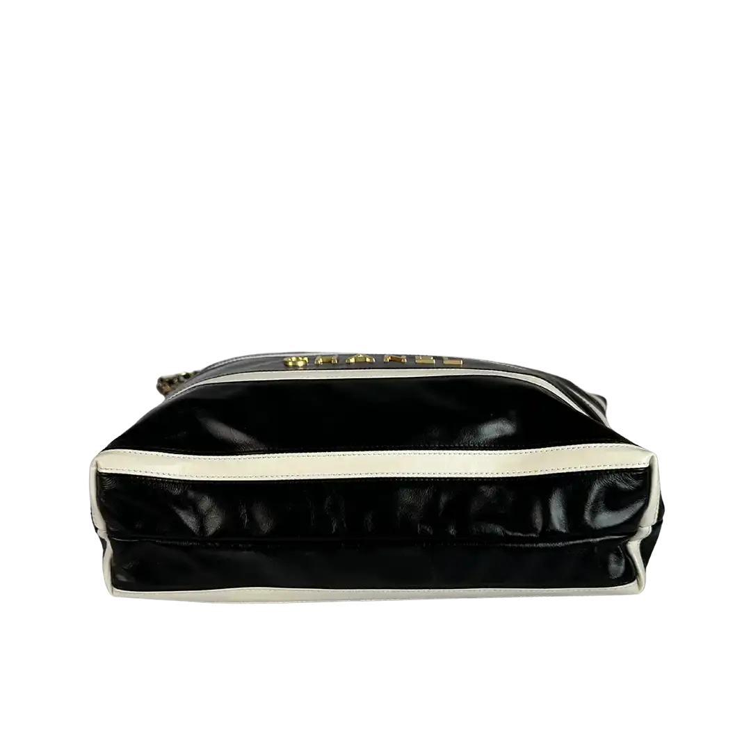 Chanel 22 kleine Hobobag schwarz weiß gestreift 2024 / neuwertig Chanel