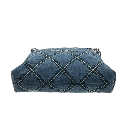 Chanel 22 mittelgoße Hobobag Denim 2022 / sehr gut Chanel