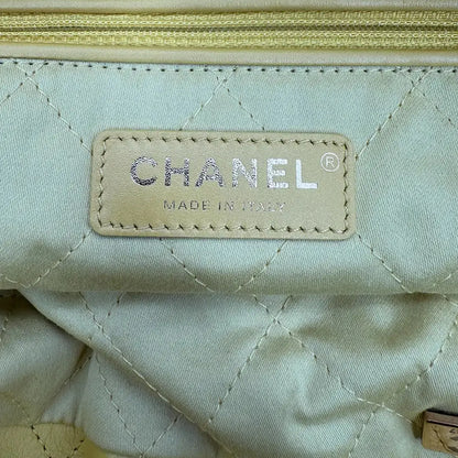 Chanel 22 mittelgroße Tasche Kalbsleder gelb / neuwertig Chanel