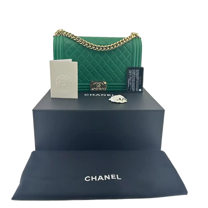 Chanel Boy Medium Lammleder grün Fullset / sehr gut Chanel