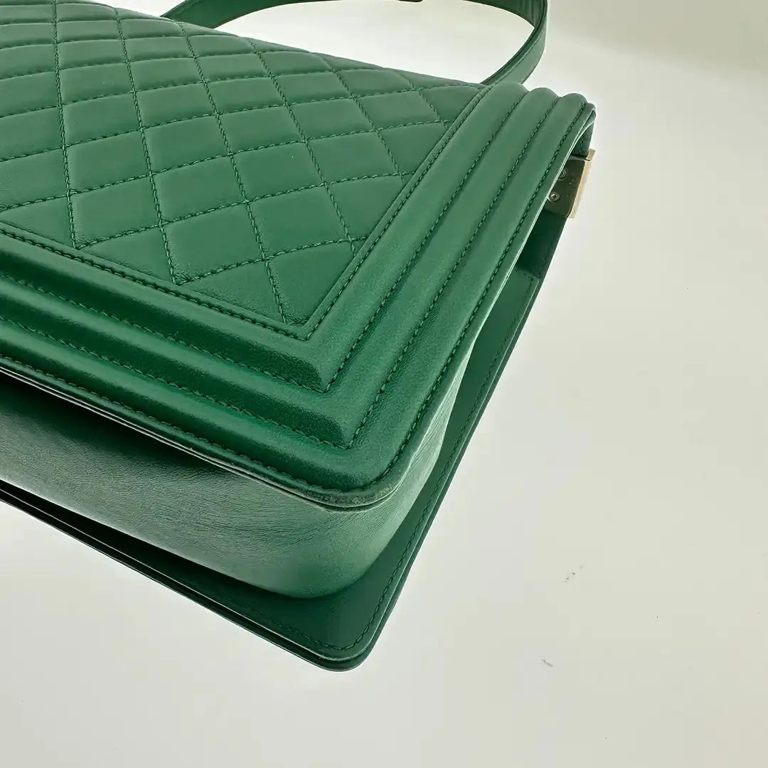 Chanel Boy Medium Lammleder grün Fullset / sehr gut Chanel