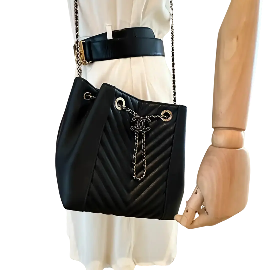 Chanel Bucket Bag Drawstring  Chevron Kalbsleder / sehr gut Chanel