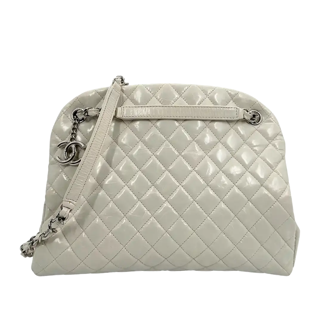 Chanel Mademoiselle Lackleder Tasche weiß / akzeptabel Chanel