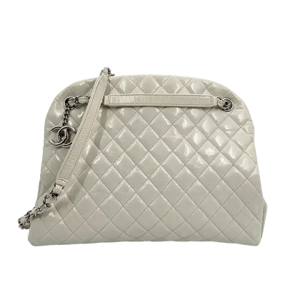 Chanel Mademoiselle Lackleder Tasche weiß / akzeptabel Chanel
