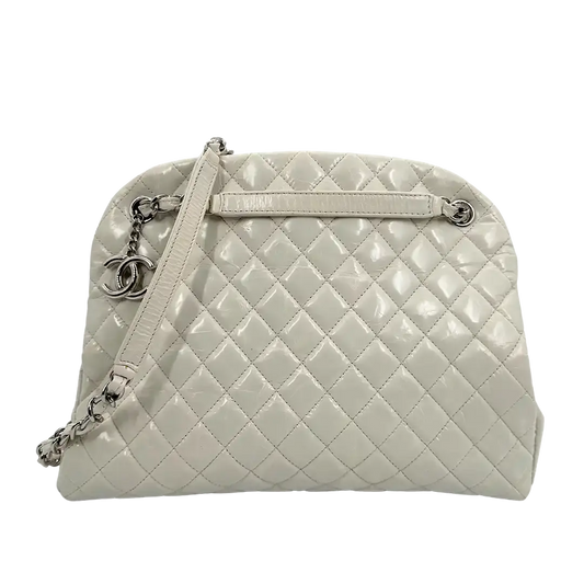 Chanel Mademoiselle Lackleder Tasche weiß / akzeptabel Chanel