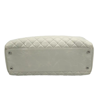 Chanel Mademoiselle Lackleder Tasche weiß / akzeptabel Chanel