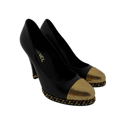 Chanel Pumps Black/Metallic Gold Leather Cap Chain Link Größe 38 1/2 / guter Zustand Chanel
