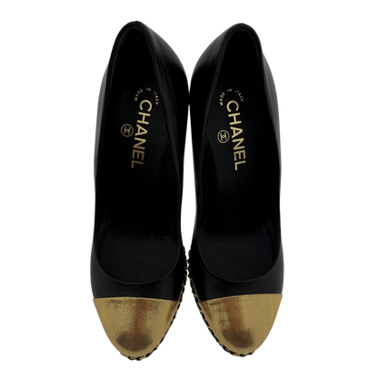 Chanel Pumps Black/Metallic Gold Leather Cap Chain Link Größe 38 1/2 / guter Zustand Chanel