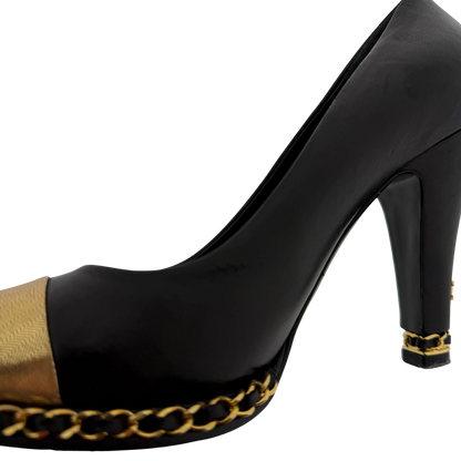 Chanel Pumps Black/Metallic Gold Leather Cap Chain Link Größe 38 1/2 / guter Zustand Chanel